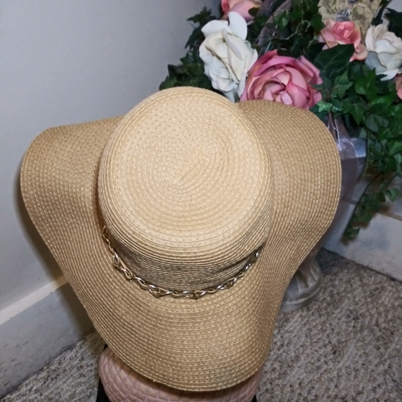 Retro 70's Tan Floppy Sun/Beach Hat With Chain Detail - Picture 4 of 9